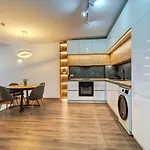 N.joy 532 By Oak Apartment